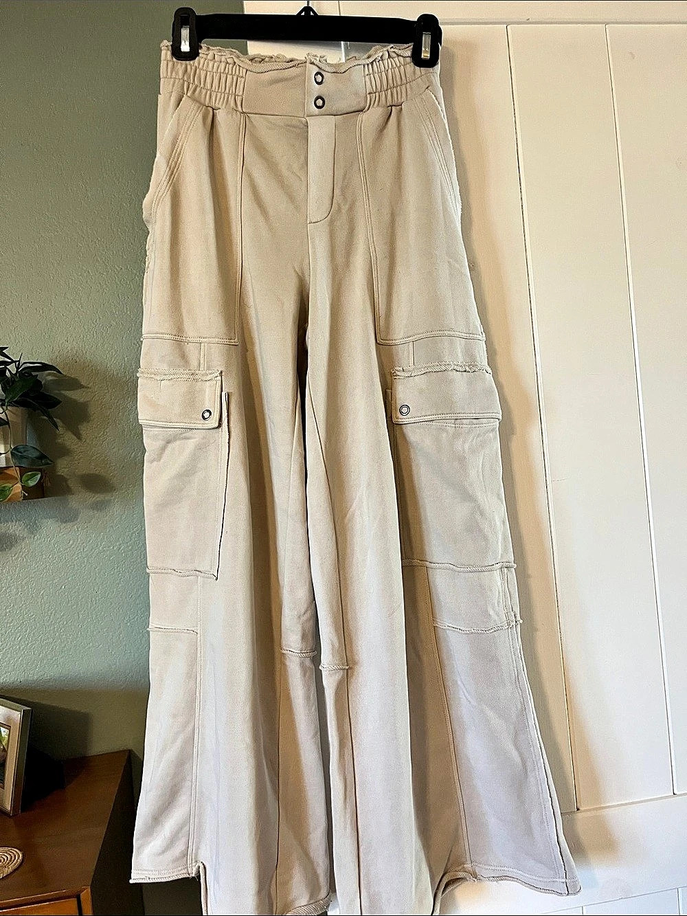 Anthro Daily Practice Wide Leg Cargo Pants in Cream Size XXS